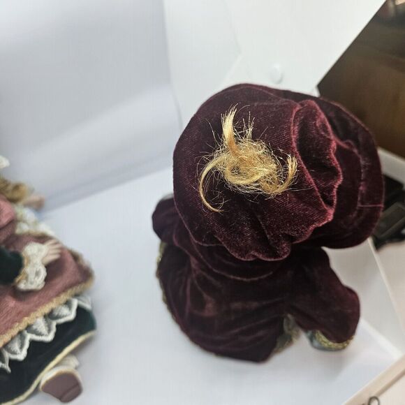 Cathay Collection Porcelain Dolls Kissing Boy And Girl - Picture 11 of 16